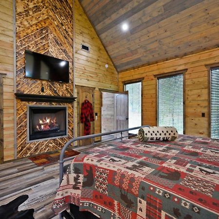 The Adirondack Honeymoon Hot Tub Soaking Tub Wood Burning Fireplace Stephens Gap Экстерьер фото