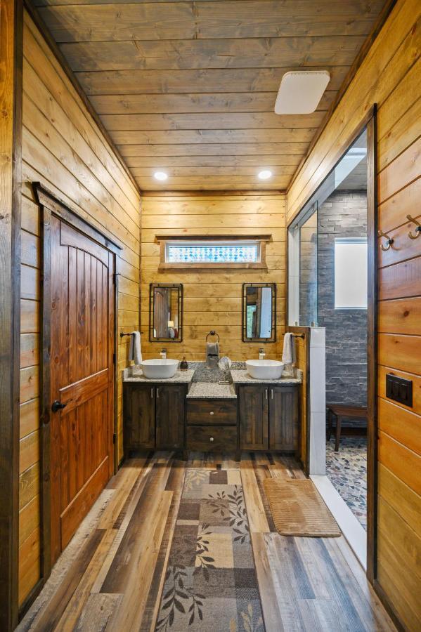 The Adirondack Honeymoon Hot Tub Soaking Tub Wood Burning Fireplace Stephens Gap Экстерьер фото
