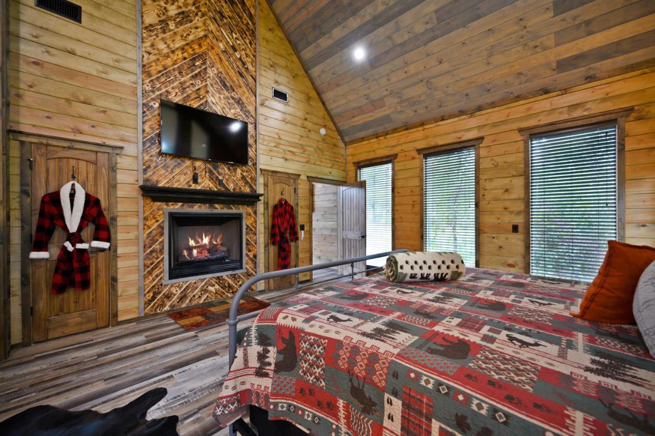 The Adirondack Honeymoon Hot Tub Soaking Tub Wood Burning Fireplace Stephens Gap Экстерьер фото