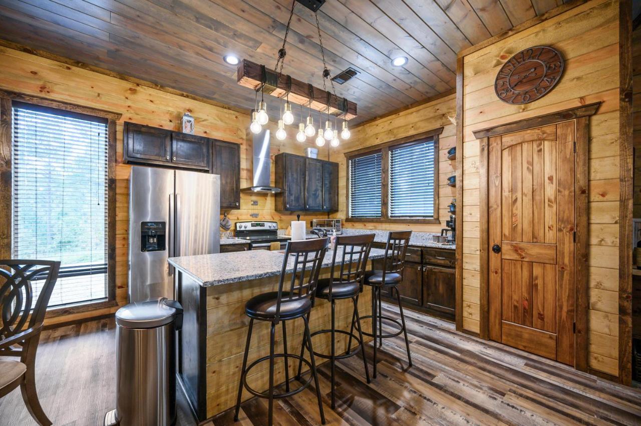 The Adirondack Honeymoon Hot Tub Soaking Tub Wood Burning Fireplace Stephens Gap Экстерьер фото