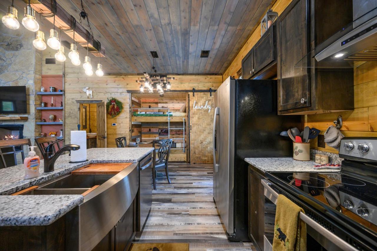 The Adirondack Honeymoon Hot Tub Soaking Tub Wood Burning Fireplace Stephens Gap Экстерьер фото