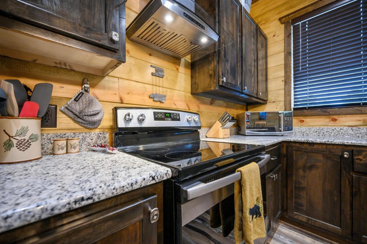 The Adirondack Honeymoon Hot Tub Soaking Tub Wood Burning Fireplace Stephens Gap Экстерьер фото