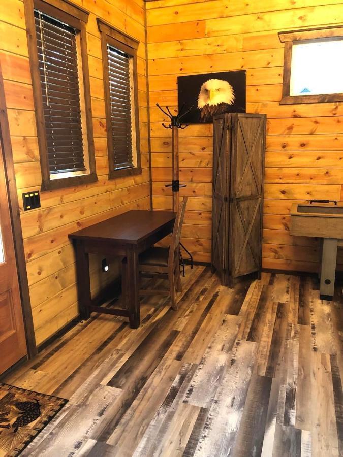 The Adirondack Honeymoon Hot Tub Soaking Tub Wood Burning Fireplace Stephens Gap Экстерьер фото